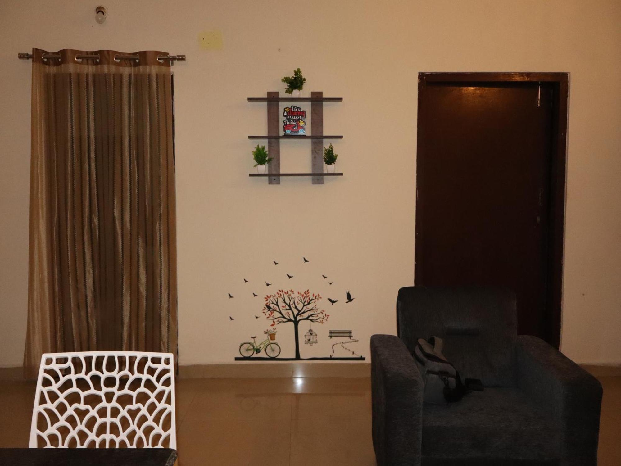Nomad'S Nest Backpackers Hostel Guwahati Bagian luar foto