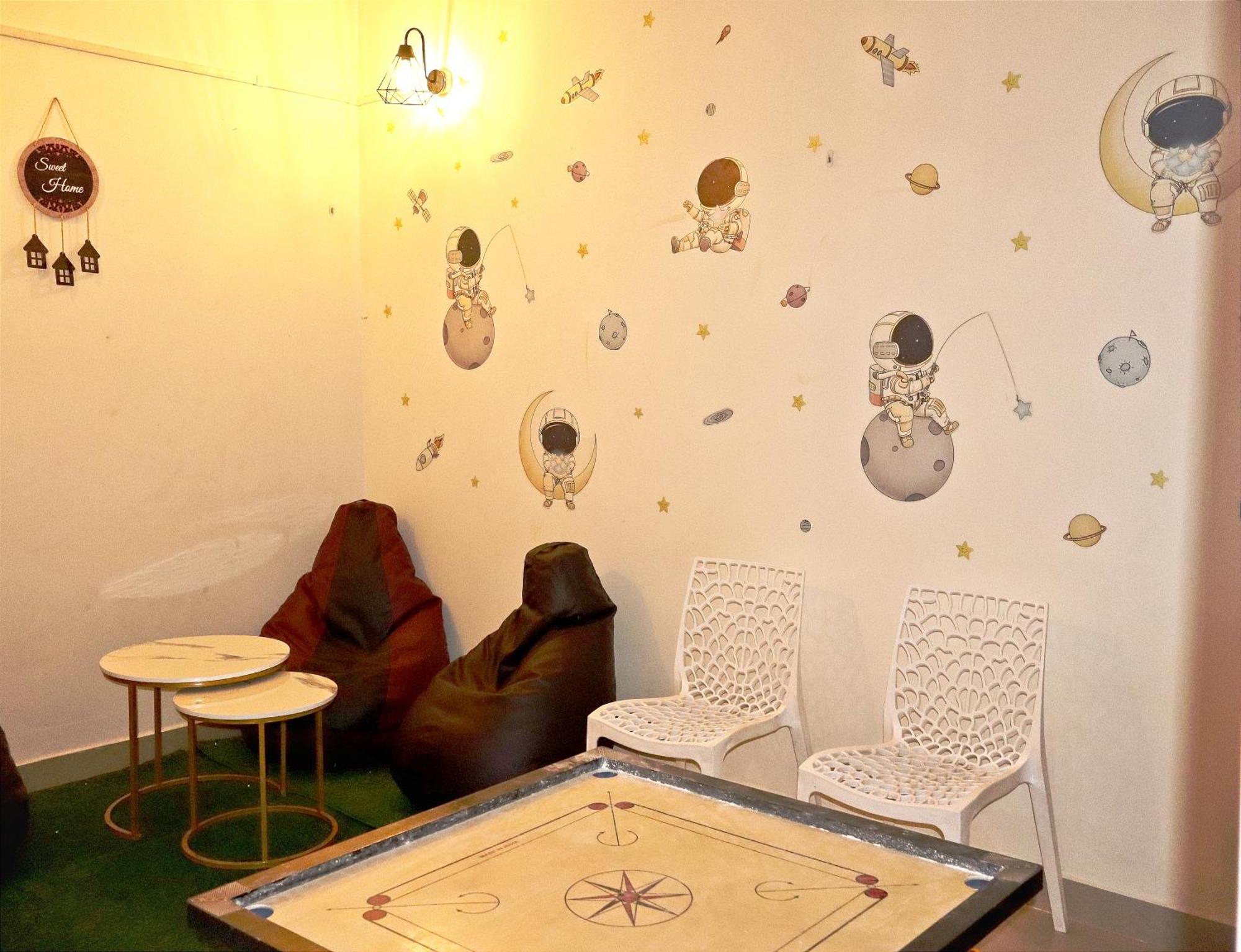 Nomad'S Nest Backpackers Hostel Guwahati Bagian luar foto