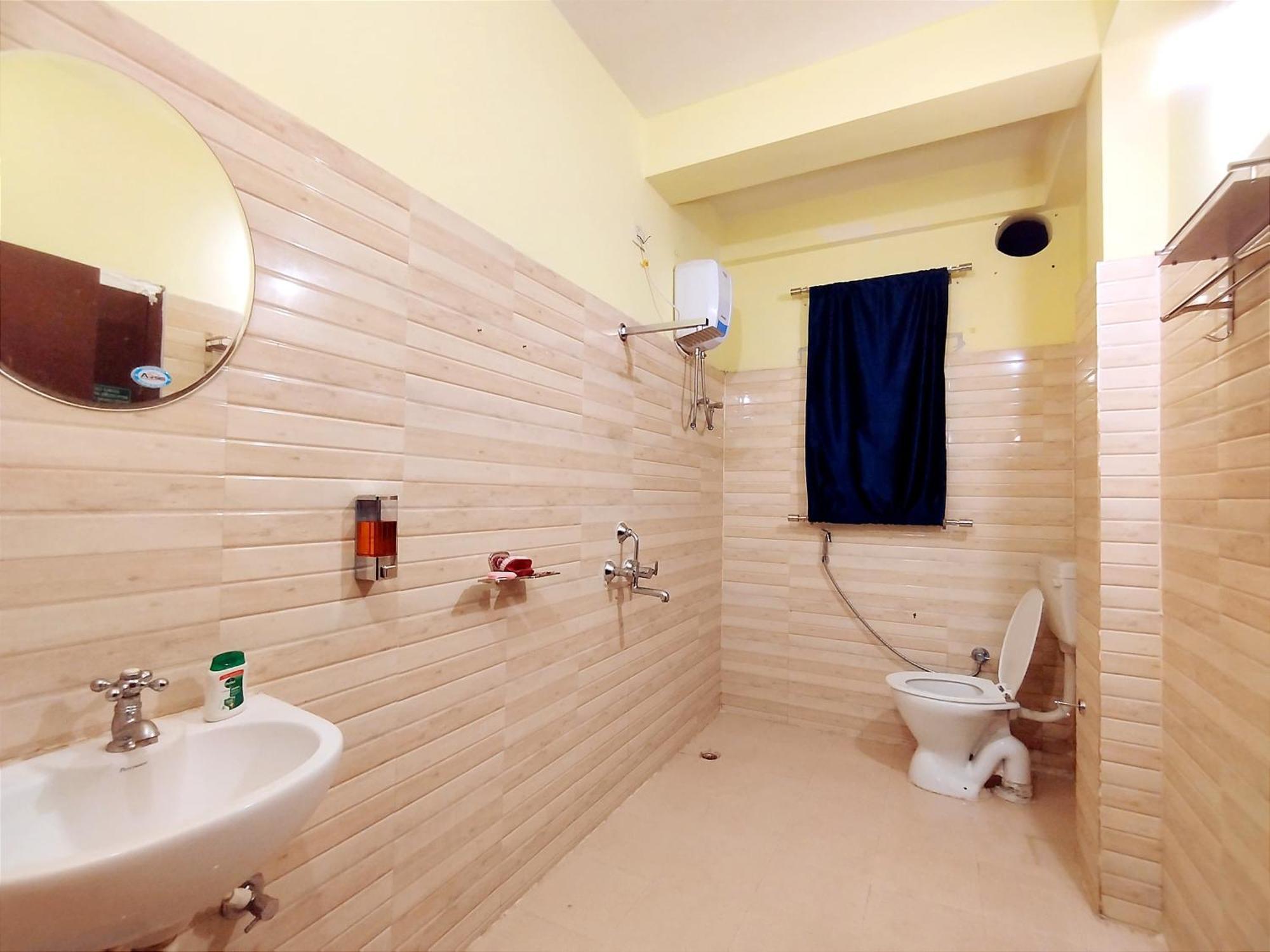Nomad'S Nest Backpackers Hostel Guwahati Bagian luar foto